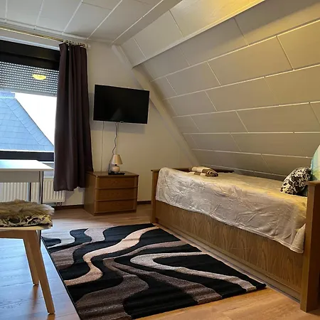 1 Apartment
